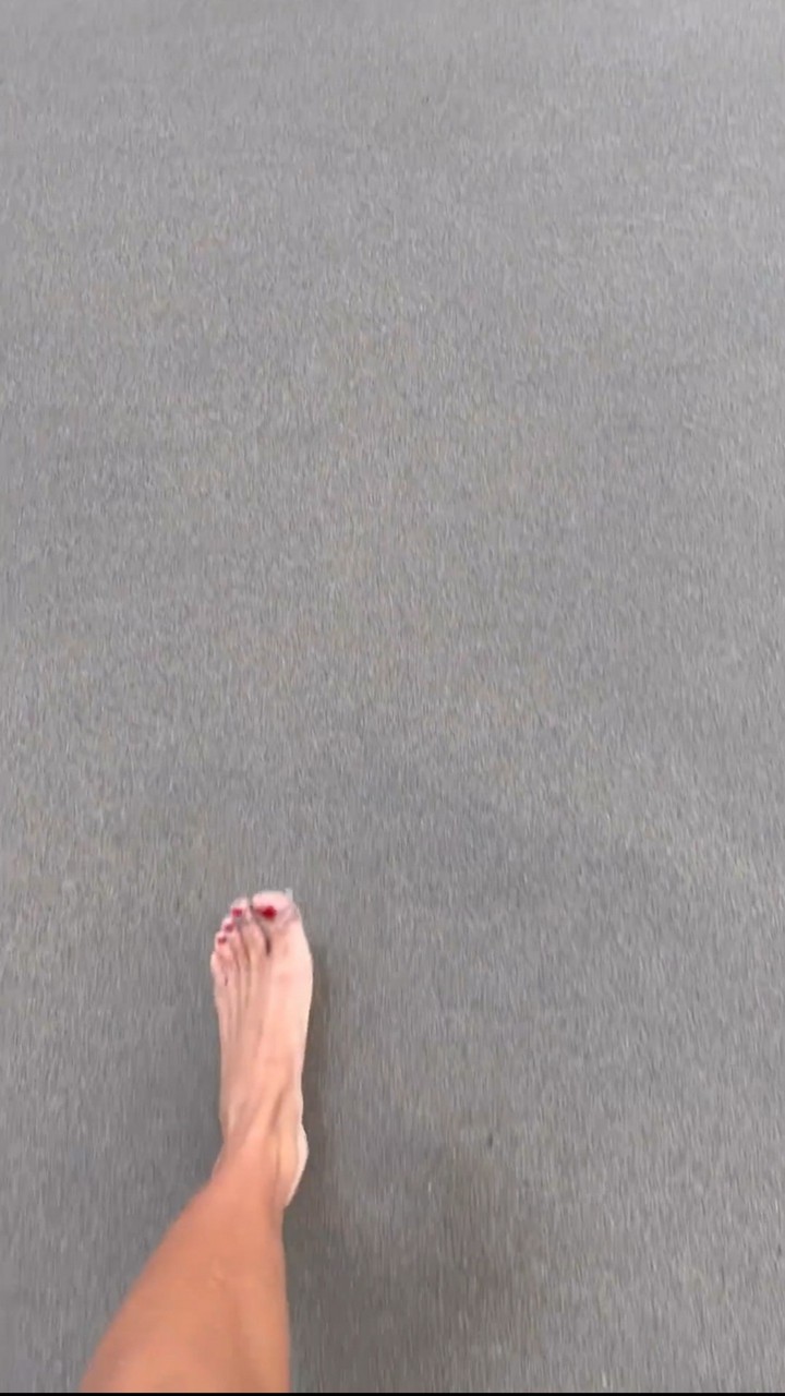 Karolina Kowalkiewicz Feet